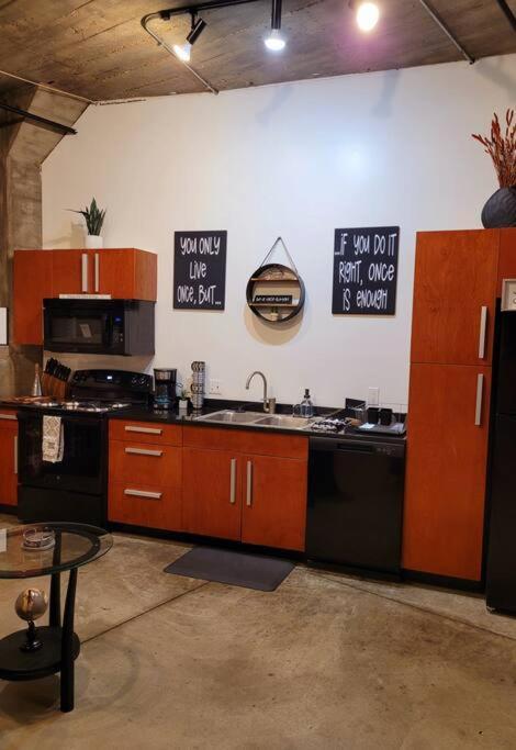 Staycation City Loft Free Gated Parking Saint Louis Zewnętrze zdjęcie